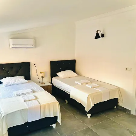 Modern Flat Near Public Beach With Terrace *