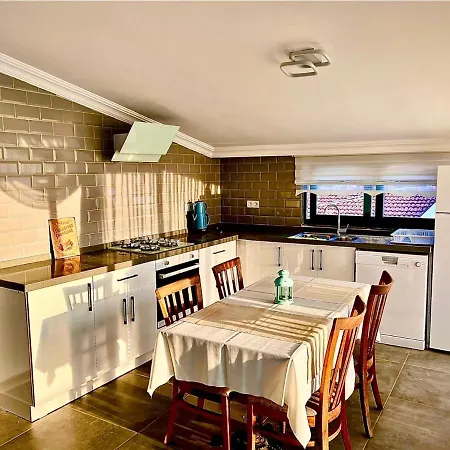 Modern Flat Near Public Beach With Terrace Apartamento Kalkan
